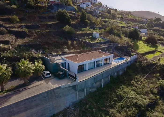 Majestic Seaview Villa Fajã da Ovelha