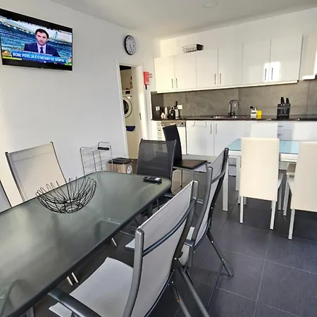 Вилла Majestic Seaview Фажан-да-Овель